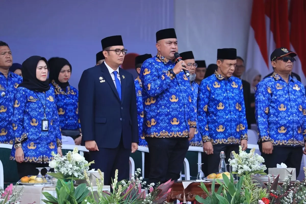 Bupati Bogor, Rudy Susmanto, resmi menerbitkan kebijakan Work From Home (WFH) setiap hari Jumat bagi Aparatur Sipil Negara (ASN) di lingkungan Pemerintah Kabupaten (Pemkab) Bogor.Dok-Diskominfo Kab Bogor
