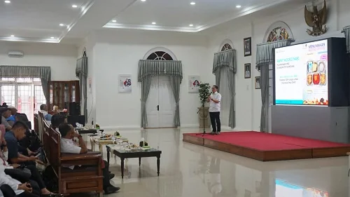 Staf Ahli Gubernur Jawa Barat Bidang Ekonomi dan Pembangunan Indra Maha mengapresiasi Pemerintah Kabupaten Sumedang atas pengembangan dan pelaksanaan platform Menu Bergizi Gratis.Diskomimfosanditik