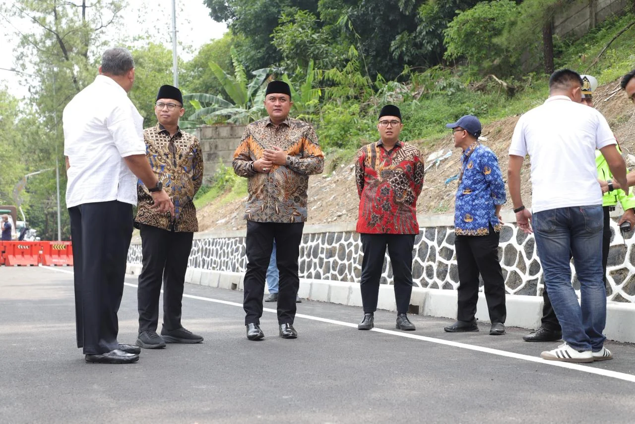 Bupati Bogor, Rudy Susmanto meresmikan Jalan Shortcut Subianto Sentul. (Foto : Diskominfo)
