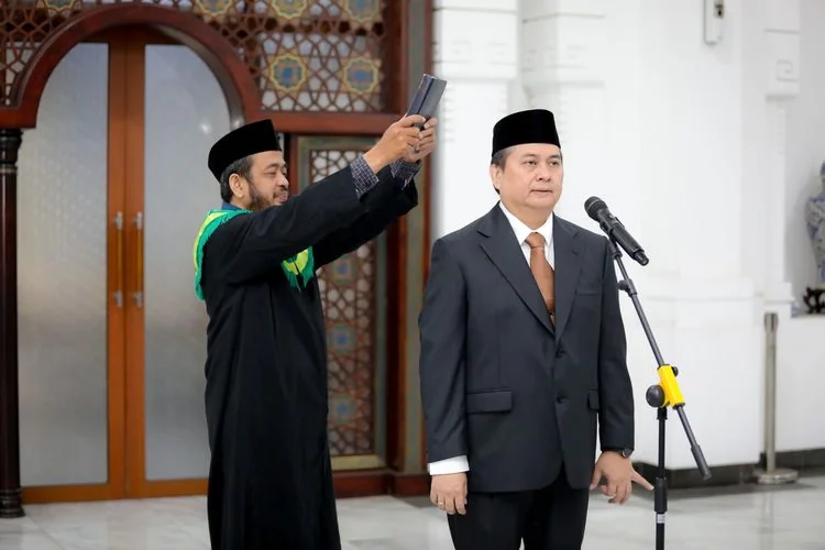 Iskandar Zulkarnaen Dilantik Jadi Sekda Kota Bandung, Ketua DPRD Berikan Pesan Khusus