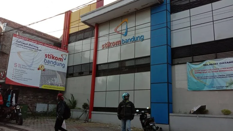 Kampus Sekolah Tinggi Ilmu Komunikasi (Stikom) Bandung