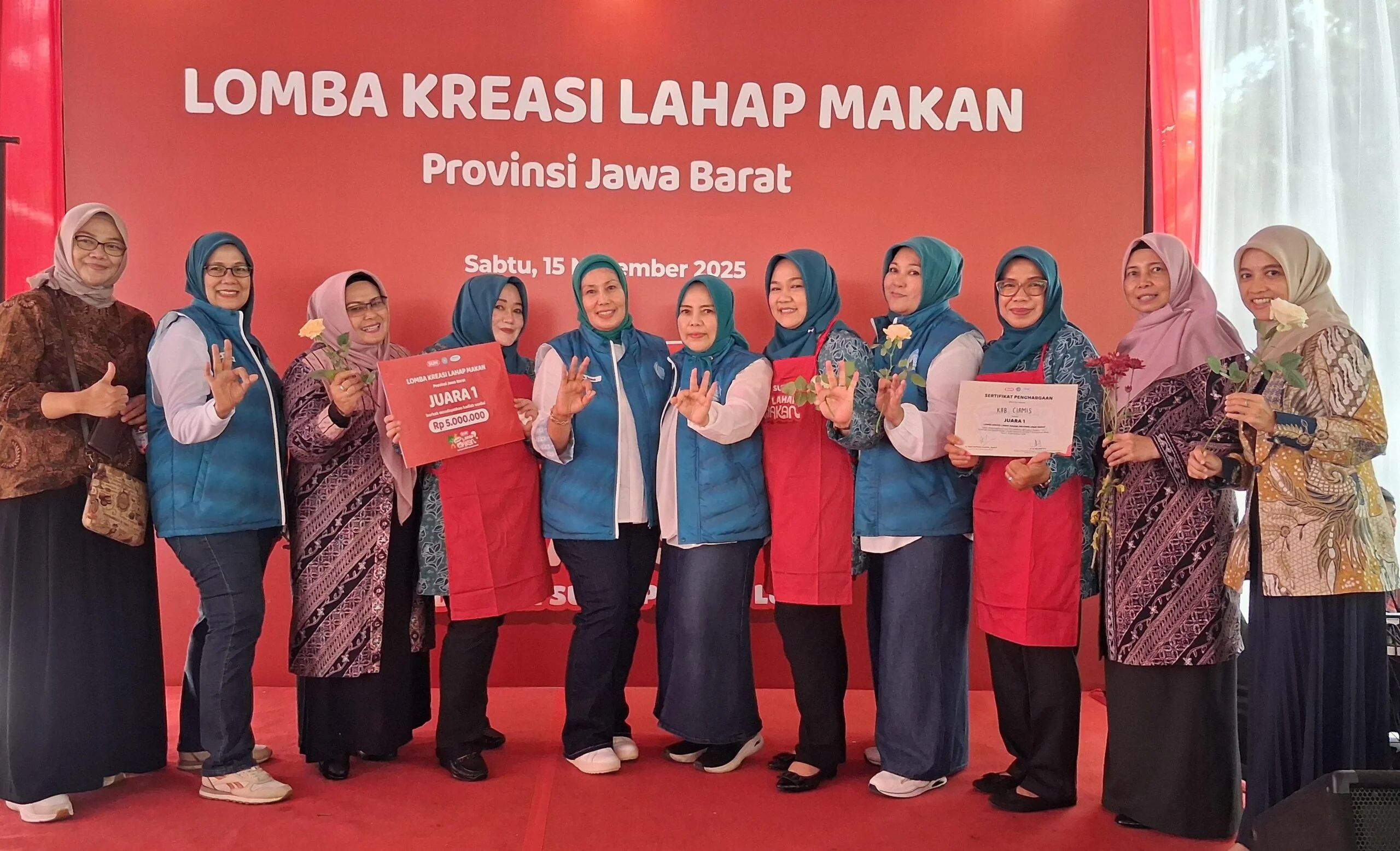 Ketua TP PKK Kabupaten Ciamis, Hj. Kania Ernawati Herdiat, menyampaikan apresiasi dan rasa bangganya atas capaian tersebut.Ist
