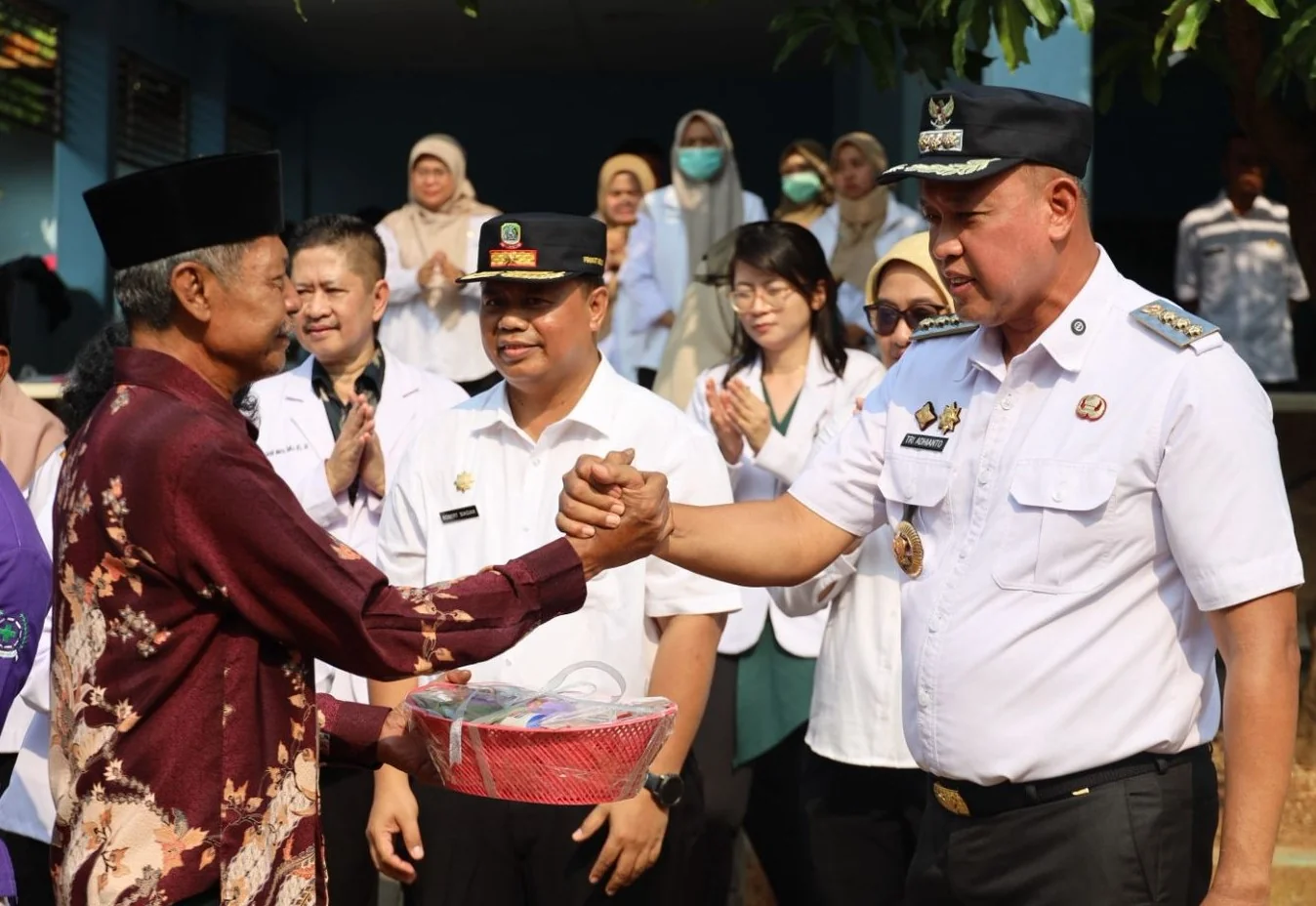 Wali Kota Bekasi, Tri Adhianto, melakukan kunjungan ke Yayasan Galuh di Kecamatan Rawalumbu.Ist
