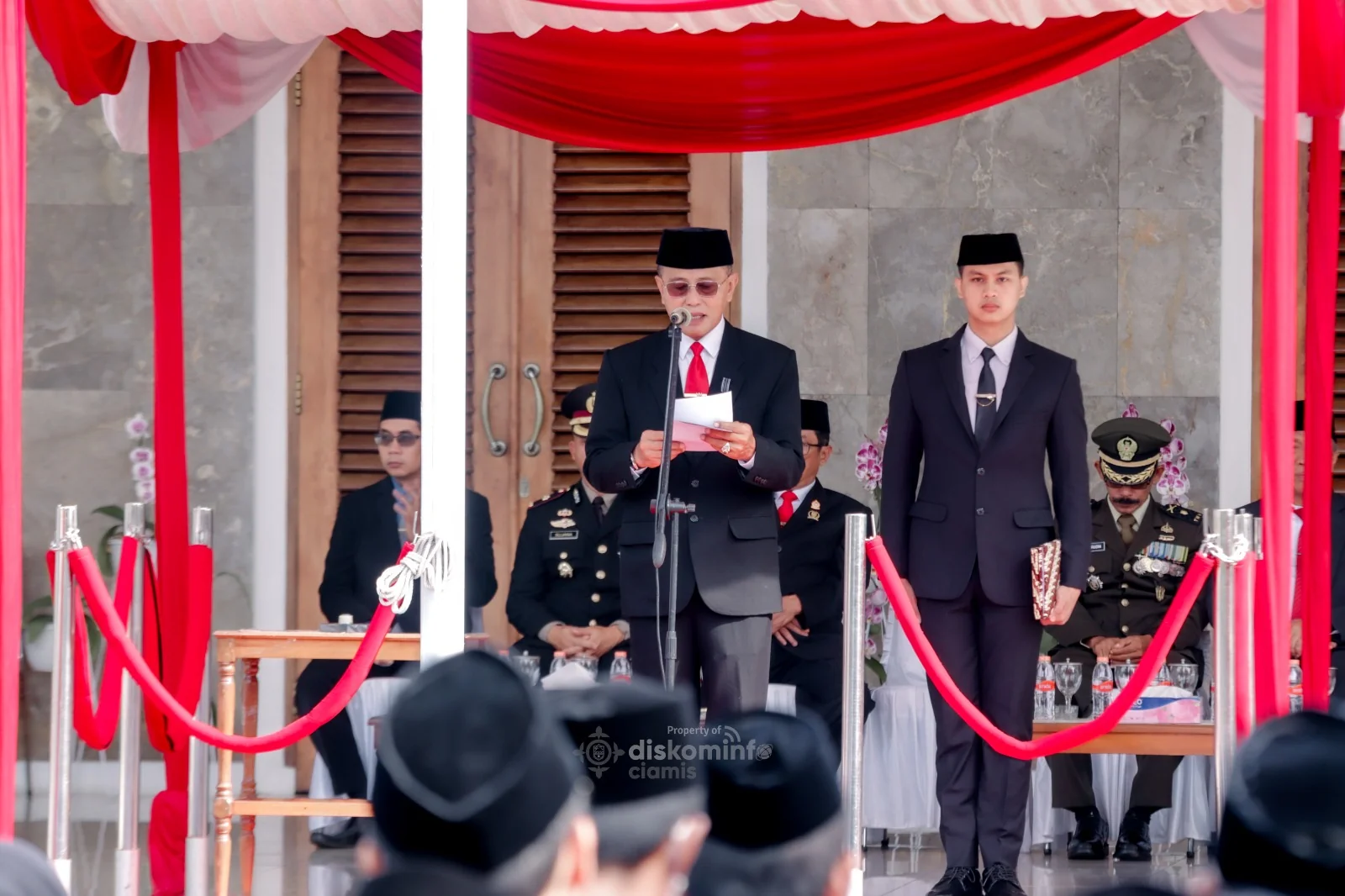 Bupati Ciamis Herdiat Sunarya, yang bertindak sebagai Inspektur Upacara.Ist