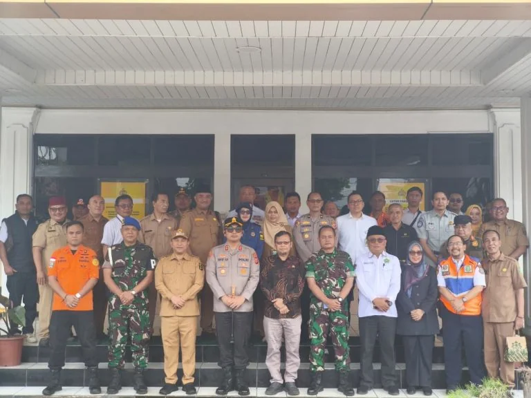 Rakor yang dilaksanakan pada 9 Maret 2026 di Aula Rekonfu Polres Sukabumi Kota, dihadiri di antaranya oleh Wali Kota Sukabumi Ayep Zaki, Wakil Bupati Sukabumi Andreas, dan Ketua Dewan Perwakilan Rakyat Daerah Kota Sukabumi Wawan Juanda.Dok-Diskominfo Kota