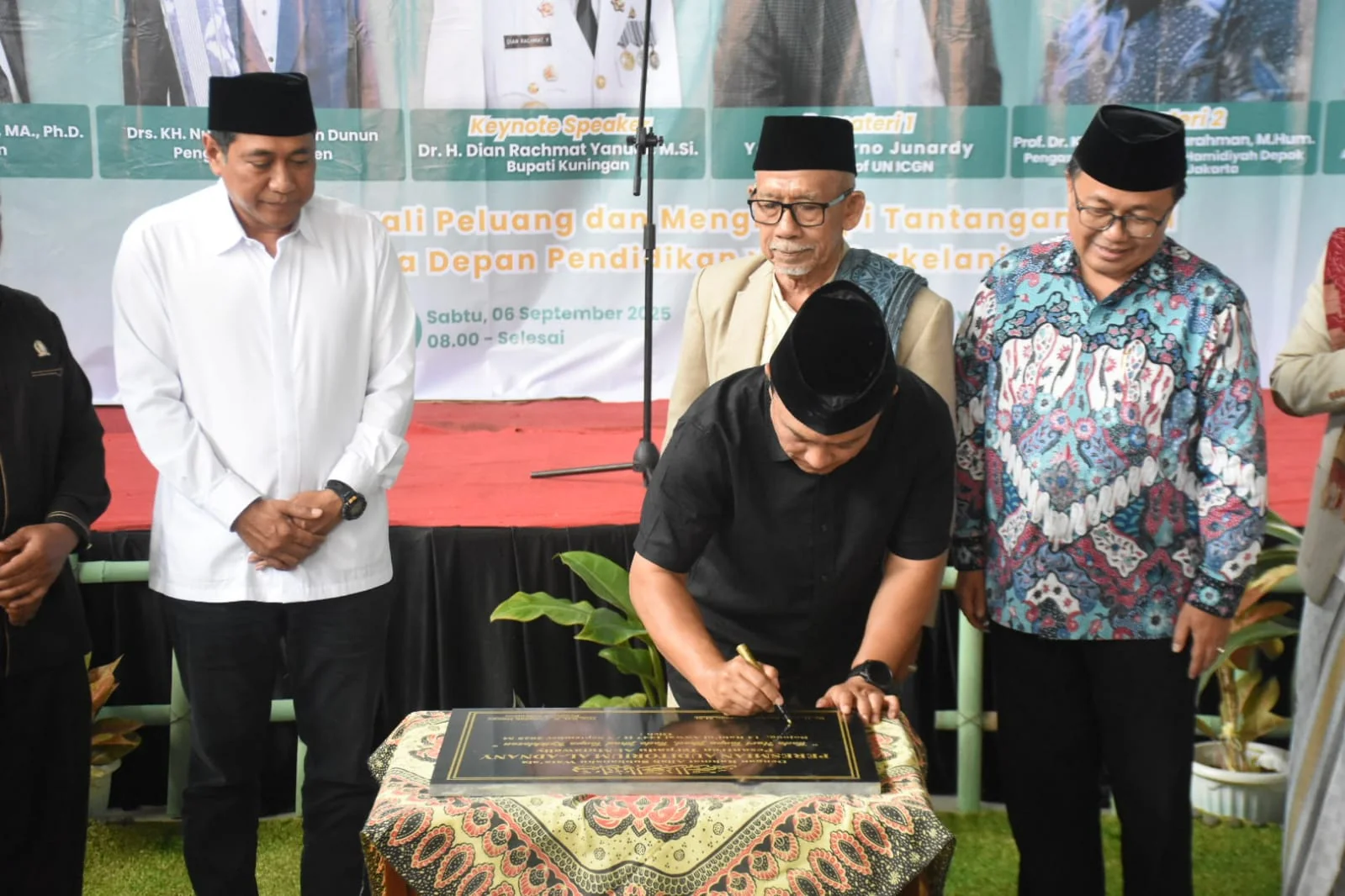 Bupati Kuningan, Dr. H. Dian Rachmat Yanuar, Msi.Ist
