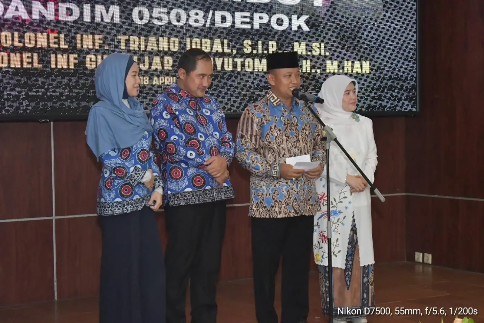 Wali Kota Depok, Supian Suri dan Wakil Wali Kota Depok, Chandra Rahmansyah menghadiri acara lepas sambut Dandim 0508/Depok di Aula Teratai Balai Kota Depok, Sabtu (18/04/26). (Foto: Kodim Depok)