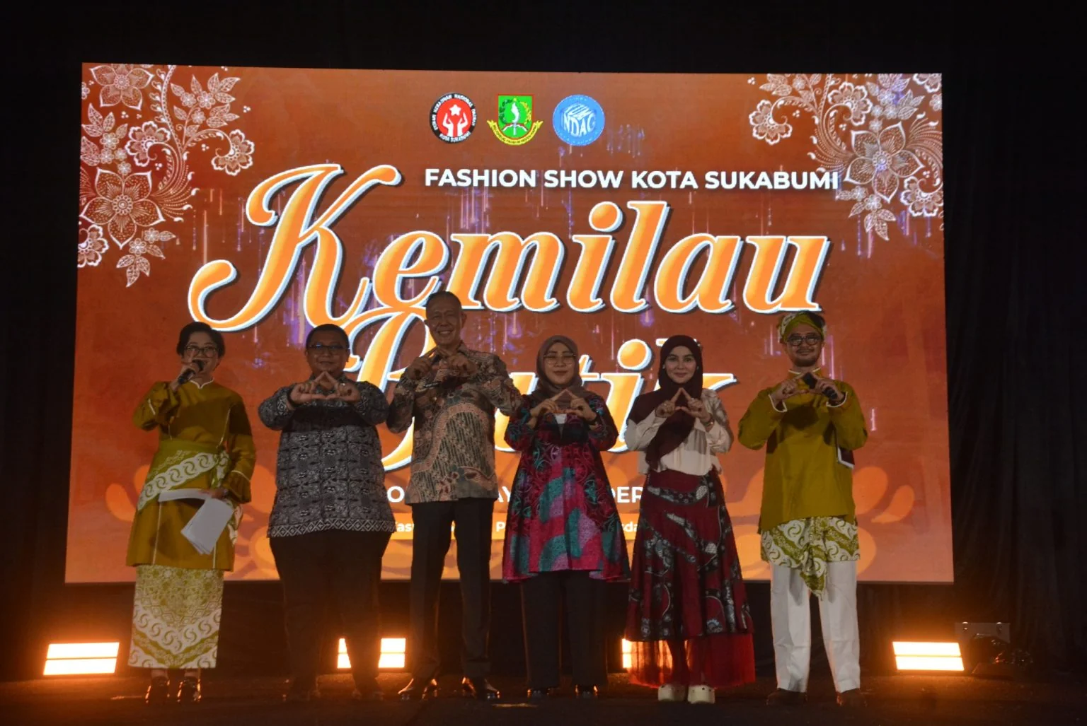 Wali Kota Sukabumi Ayep Zaki dalam sambutannya ketika membuka fashion show.Ist