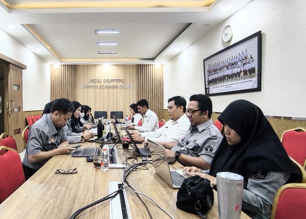 Tim Kelompok Kerja Harmonisasi 2 Kanwil Kemenkum Jabar bersama jajaran Pemerintah Kabupaten Bekasi menggelar Rapat Harmonisasi untuk membahas 5 Rancangan Peraturan Bupati.Ist