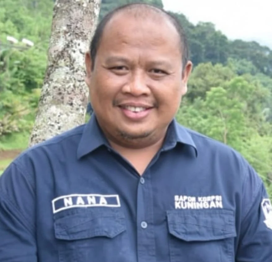 Nana Suhendra, M.Pd, mendapatkan amanah sebagai Kepala Bidang Informasi dan Komunikasi Publik (IKP) Dinas Komunikasi dan Informatika Kabupaten Kuningan. Ia dilantik Bupati Kuningan Dr. H. Dian Rachmat Yanuar, M.Si..Dok-IKP/Diskominfo Kuningan