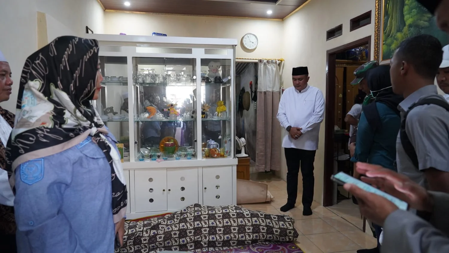 Bupati Bogor, Rudy Susmanto menyampaikan bela sungkawa dan duka cita mendalam saat mengunjungi keluarga korban.Ist