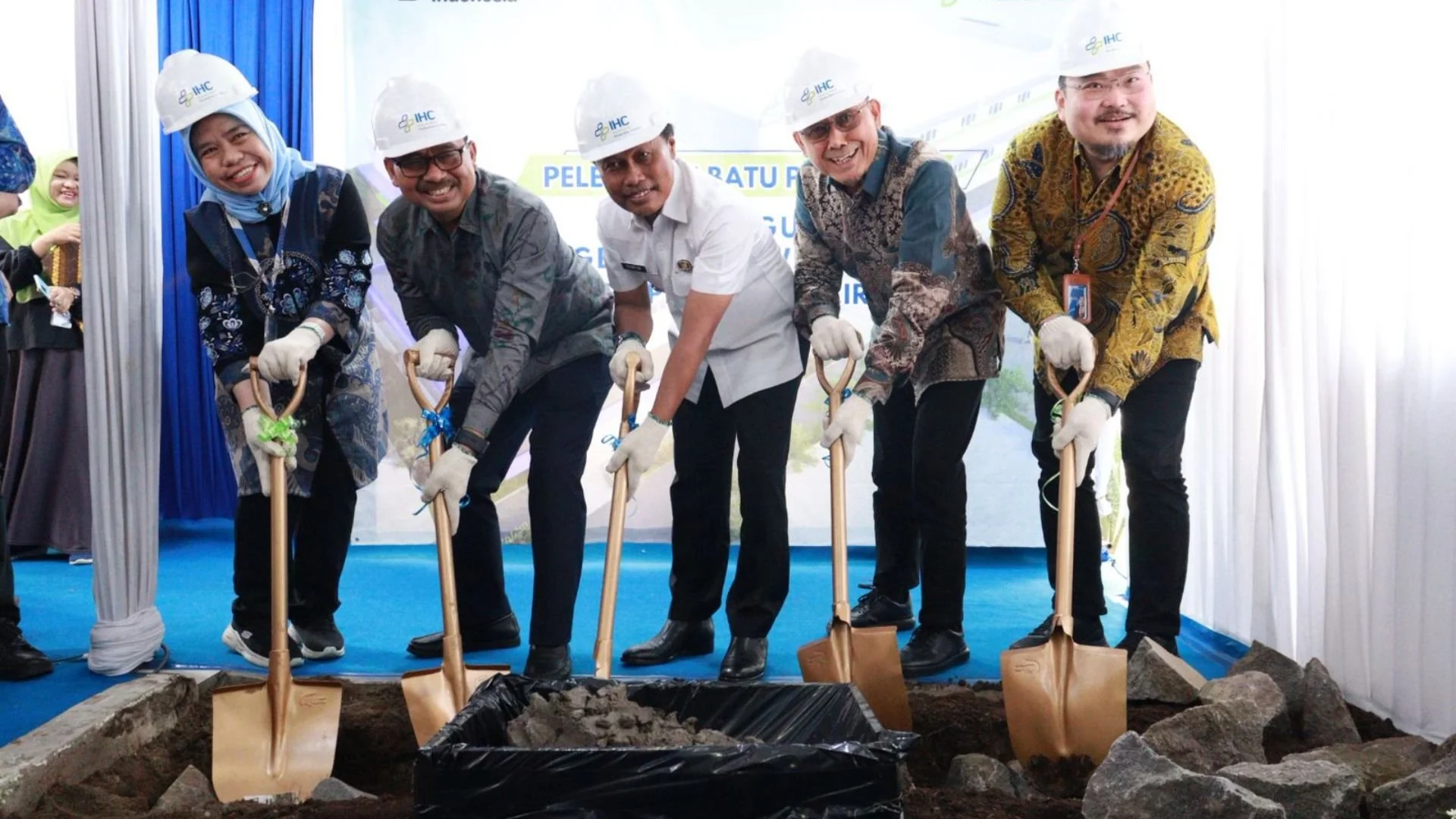 Wali Kota Cirebon, Effendi Edo, Rumah Sakit Pelabuhan bukan sekadar fasilitas medis biasa, melainkan bagian dari memori masa kecil yang mendalam.Dokumentasi : Dede Sofyan Hadi