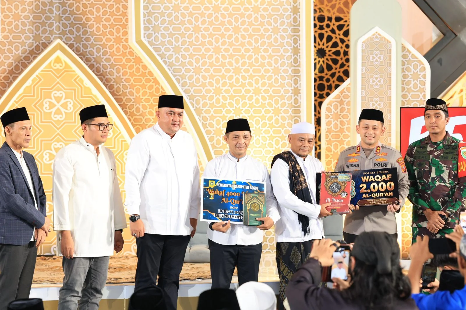 Bupati Bogor Rudy Susmanto mengajak seluruh masyarakat Kabupaten Bogor menjadikan momentum Nuzulul Quran sebagai pengingat untuk meningkatkan keimanan serta memperkuat nilai-nilai keislaman, khususnya di bulan suci Ramadan.Dok-Diskominfo Kab Bogor