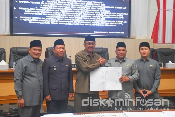 Bupati Sukabumi bersama Wakil Bupati hadir langsung dalam sidang paripurna.Ist