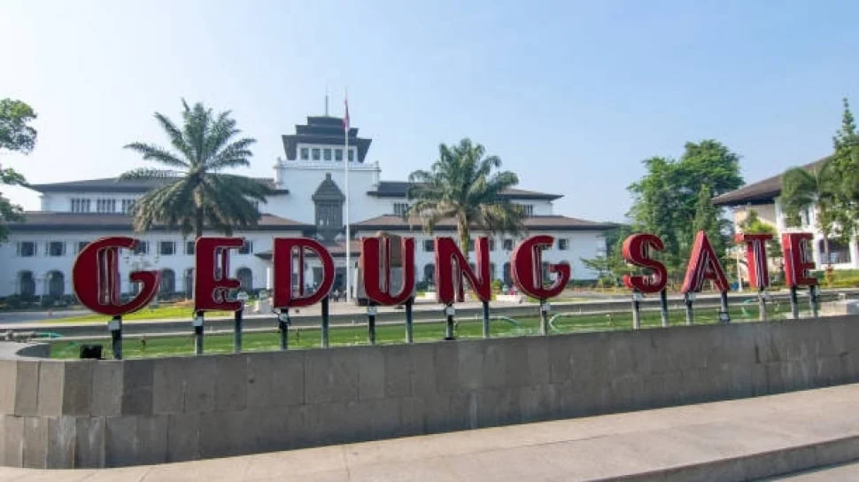 Gedung Sate salah satu bangunan bersejarah di Kota Bandung.