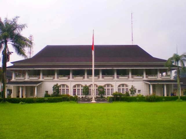 Gedung Badan Koordinasi Pemerintahan dan Pembangunan Wilayah I (Bakorwil) di Kota Bogor
