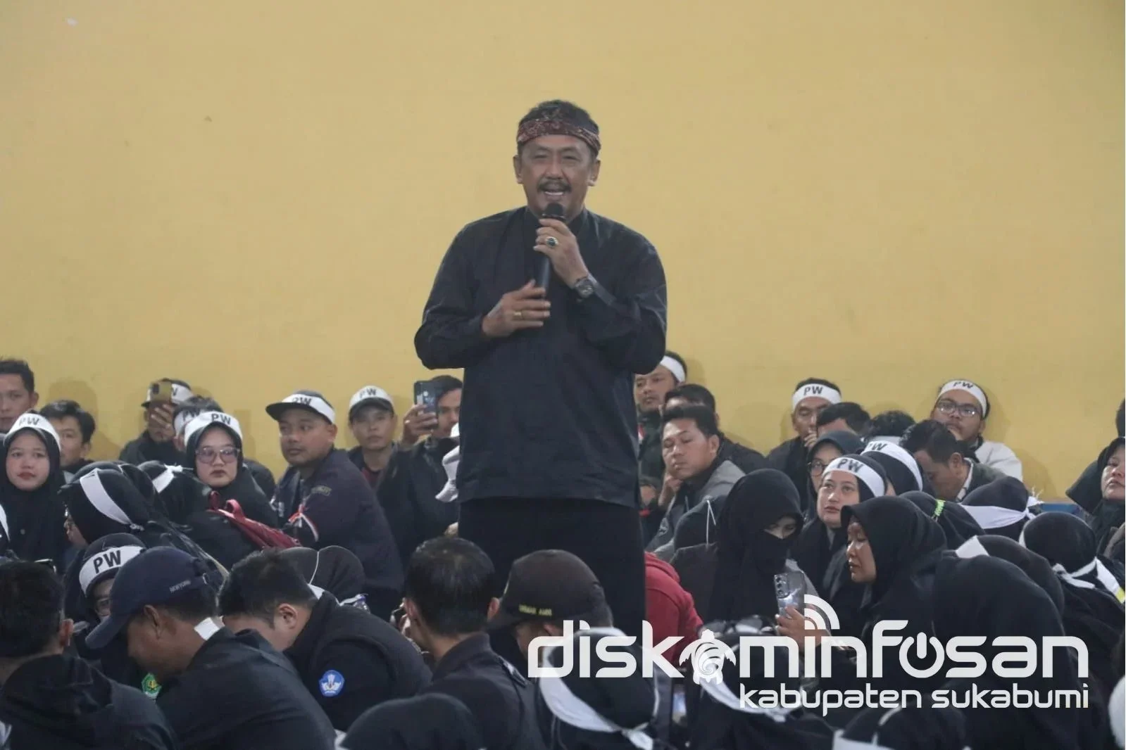 Bupati Sukabumi H. Asep Japar menerima dan berdialog langsung dengan Guru dan Tenaga Kependidikan (GTK) berstatus Pegawai Pemerintah dengan Perjanjian Kerja (PPPK) Paruh Waktu.Dok-Bid IKP/Diskominfosan