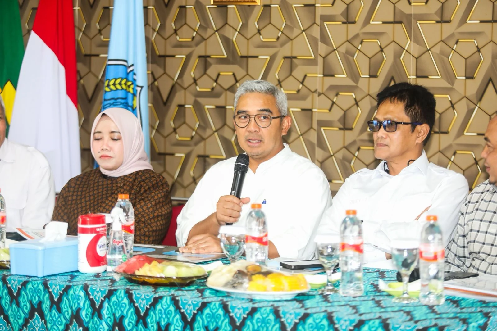 Wali Kota Bandung, Muhammad Farhan menyebut, kondisi ini membuat Pemkot Bandung harus bergerak cepat dengan strategi baru yang berbasis RW.Dok-Diskominfo Kota Bandung