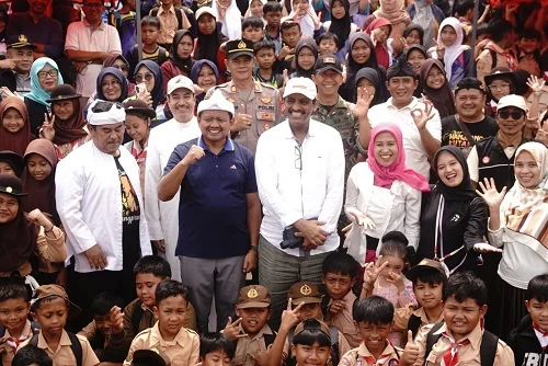 Bupati Sumedang Dony Ahmad Munir menerima langsung kunjungan investor serta delegasi Kedutaan Besar Negara Kuwait yang dipimpin Kuwait Business Leader, Husain Ali Alrasid di Geoteater Rancakalong,Dok-Diskominfosanditik Sumedang