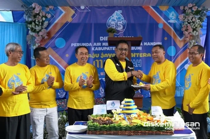 Bupati Sukabumi, Asep Japar, Mendorong  Perumda Air Minum Tirta Jaya Mandiri.Ist