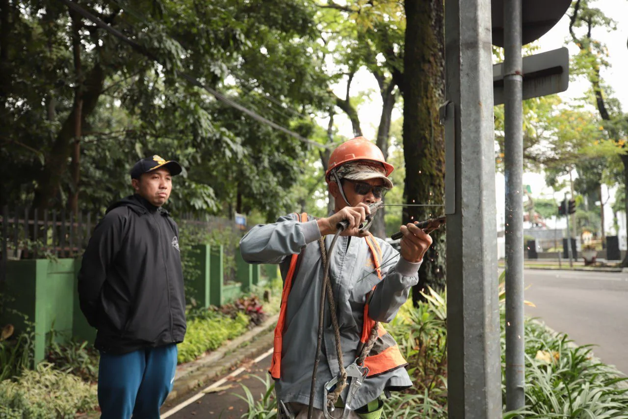 Dinas Perhubungan (Dishub) Kota Bandung bergerak cepat menindaklanjuti arahan Wali Kota Bandung terkait peningkatan penerangan di kawasan Taman Lalu Lintas.Dok-Diskominfo Kota Bandung