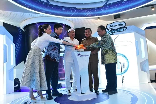 Wisata edukasi Chocolatos X Quest diresmikan  dengan menekan tombol sirine oleh Gubernur Jawa Barat Dedi Mulyadi didampingi Bupati Sumedang Dony Ahmad Munir, Direktur Utama Garuda Food Hardianto Atmajo dan  Cinta Laura Brand Amabassador Chocolatos,  Selas