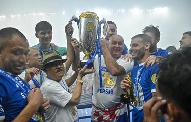 Perayaan Juara Persib di GBLA Kacau, Bojan Hodak Sesalkan Ulah Bobotoh