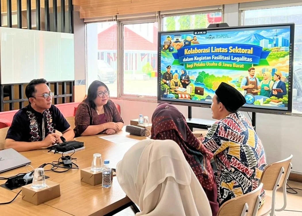 Kepala Kantor Wilayah Kemenkum Jabar, Asep Sutandar, melalui Kepala Divisi Pelayanan Hukum, Hemawati Br. Pandia, menegaskan bahwa jajarannya berkomitmen penuh untuk tegak lurus menjalankan arahan Menteri Hukum dalam membina UMKM dan koperasi.Dok-Humas Kem