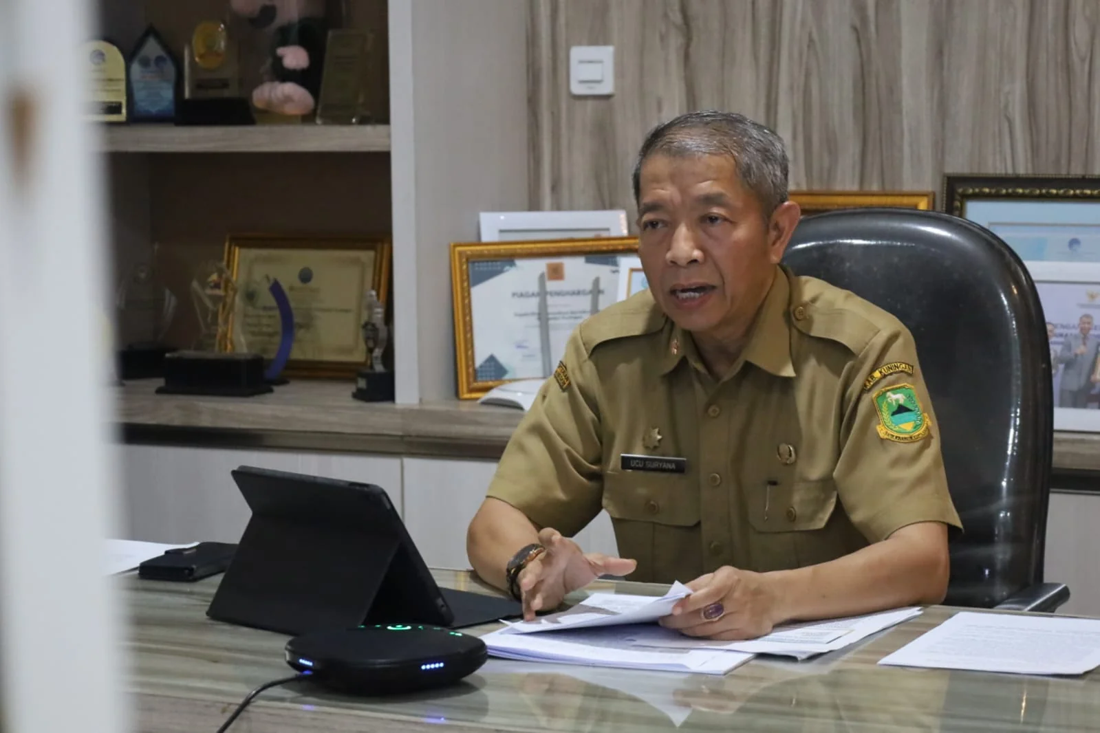 Sinergi antara TVRI Jawa Barat dan Diskominfo Kabupaten Kuningan menghadirkan Kepala Dinas Komunikasi dan Informatika Kabupaten Kuningan, Drs. Ucu Suryana, M.Si.Dok-Diskominfo Kuningan