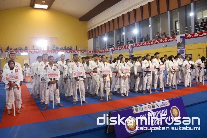 Wakil Bupati Sukabumi, Andreas, membuka Babak Kualifikasi Pekan Olahraga Provinsi (PORPROV) Jawa Barat XV Cabang Olahraga Ju-Jitsu Tahun 2025 di GOR Cisaat, Sukabumi, Sabtu (29/11/2025).Ist