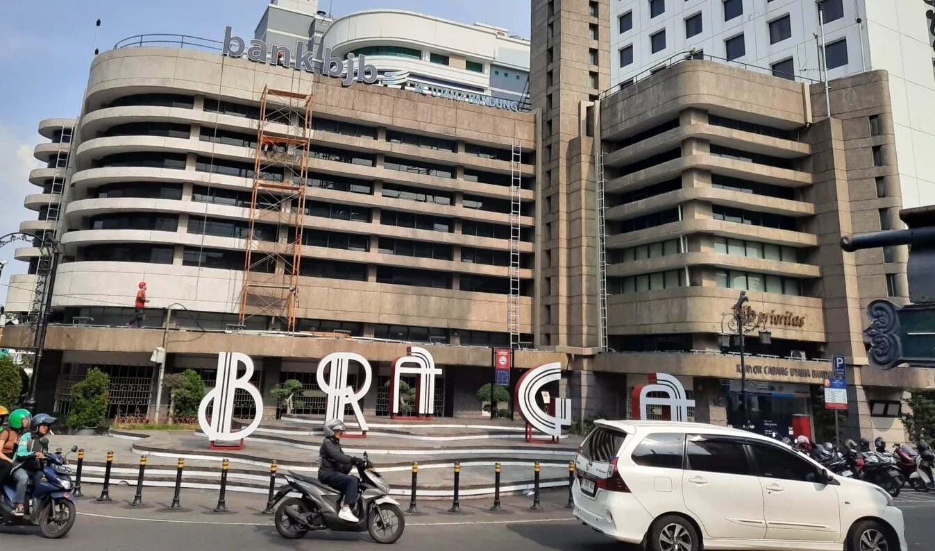 Kantor Pusat Bank BJB, Jalan Naripan, Kota Bandung. (dok KabarSunda.com)