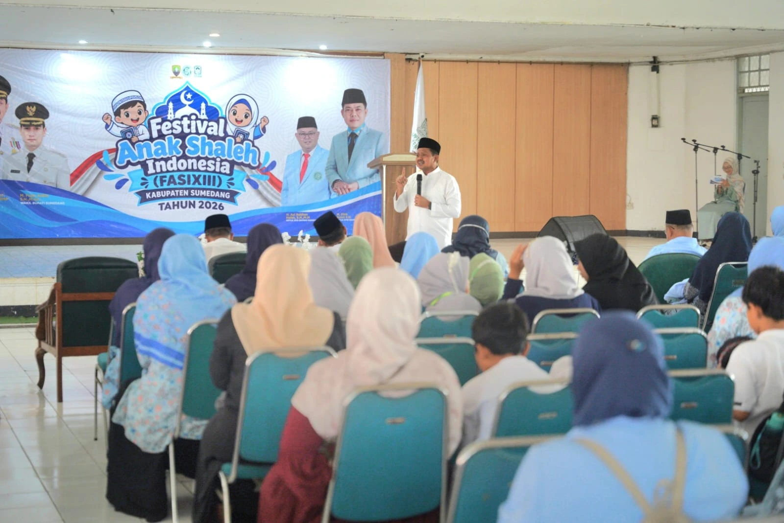 Bupati Sumedang Dony Ahmad Munir saat menghadiri Festival Anak Shaleh Indonesia (FASI) XIII tingkat Kabupaten Sumedang, Minggu, 25 Oktober 2026.