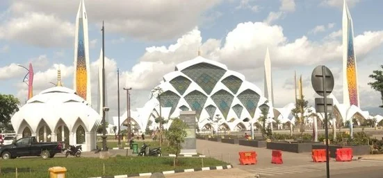 Masjid Al Jabbar akan dikelola oleh Badan Layanan Umum Daerah (BLUD).