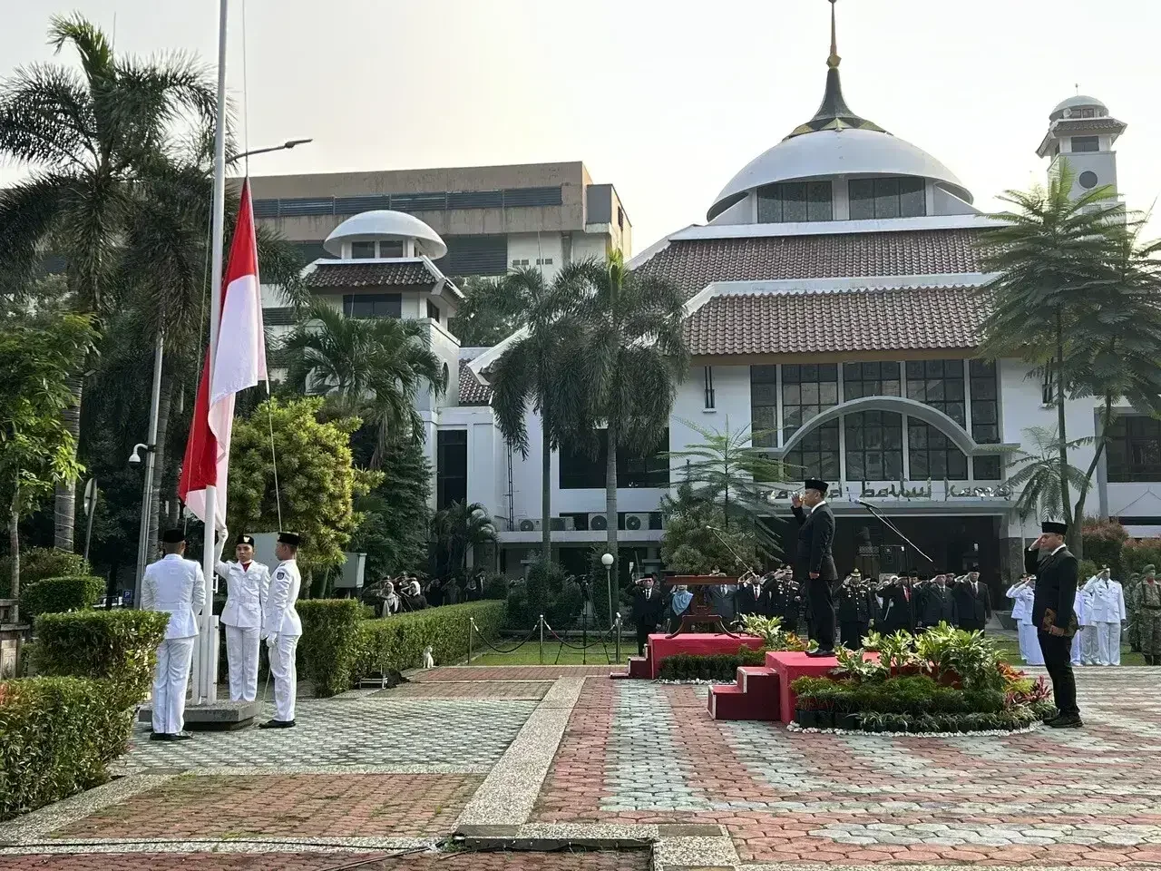 Wali Kota Depok, Supian Suri, memimpin Upacara Peringatan Hari Lahir (Harlah) Pancasila Tahun 2026 Tingkat Kota Depok yang berlangsung di Halaman Balai Kota Depok.Dok-Diskominfo Depok