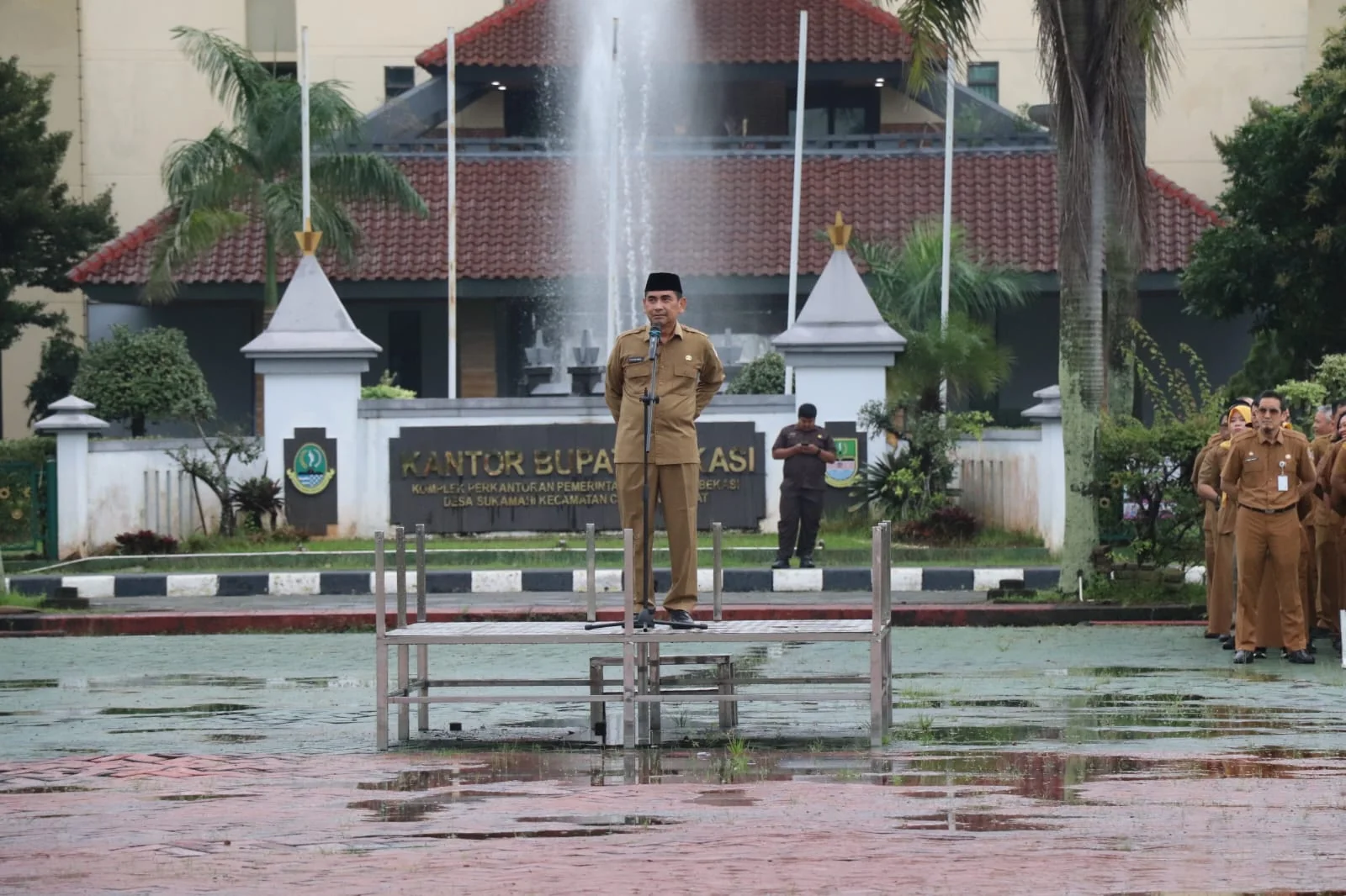 Kepala Dinas Kependudukan dan Pencatatan Sipil (Disdukcapil) Kabupaten Bekasi mengingatkan masyarakat agar segera melakukan pemutakhirkan data kependudukan sebagai langkah penting menjelang pelaksanaan Pemilihan Kepala Desa (Pilkades) agar data pemilih ak