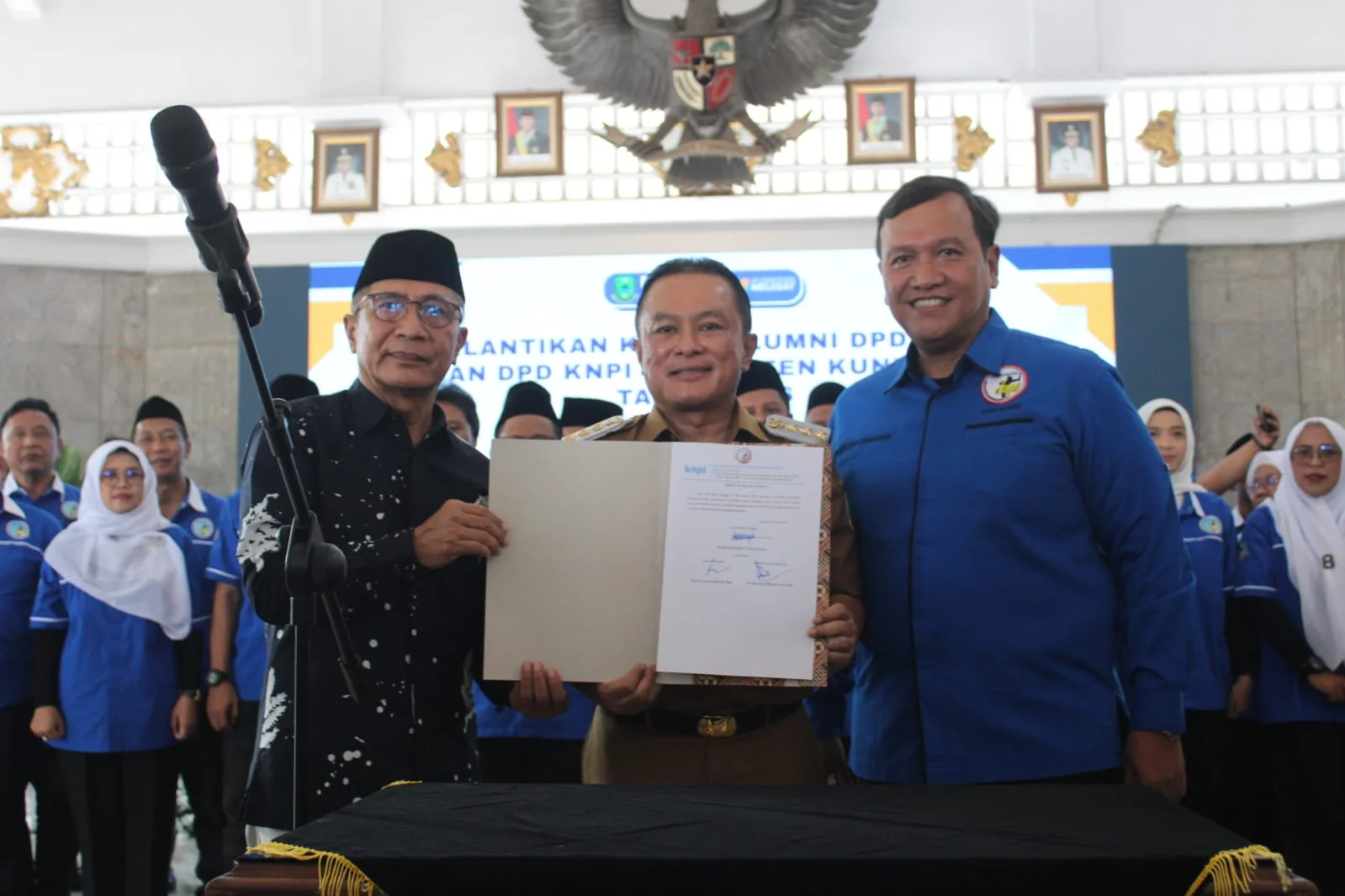 Bupati Kuningan Dr. H. Dian Rachmat Yanuar, M.Si., menghadiri Pelantikan DPD KNPI Kabupaten Kuningan Periode 2026–2029 sekaligus Pelantikan Korps Alumni KNPI Kabupaten Kuningan Tahun 2026.Dok-Diskominfo Kuningan