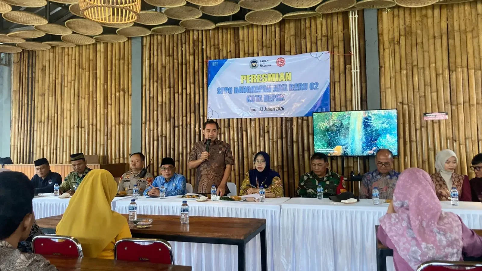 Wakil Wali Kota (Wawalkot) Depok, Chandra Rahmansyah saat memberikan sambutan sebelum meresmikan SPPG Rangkapan Jaya Baru II. (Foto : DIskominfo Depok)