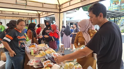 Koperasi, UKM, Perdagangan dan Perindustrian (DKUKMPP) menggelar Pangan Murah di halaman kantor DKUKMPP Kabupaten Sumedang.Dok-Diskominfosanditik Sumedang