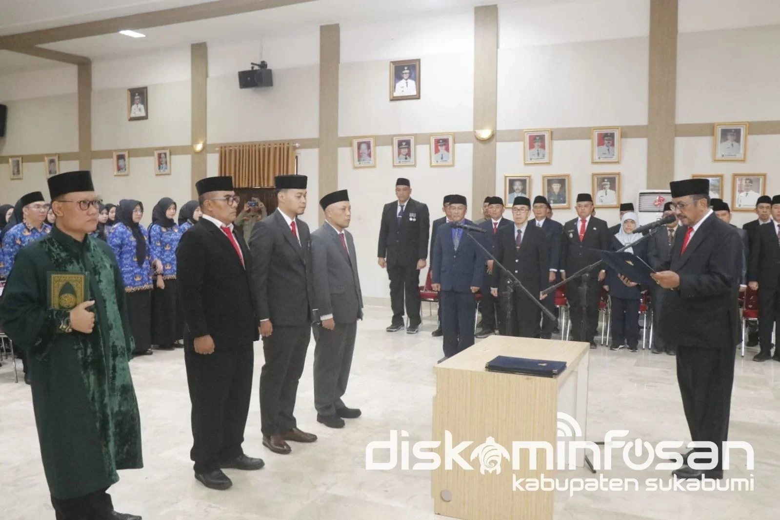 Sebanyak 93 ASN resmi dilantik dalam prosesi yang dipimpin langsung oleh Bupati Sukabumi, Asep Japar, di Aula Sekretariat Daerah.Dok- Bidang IKP_Diskominfosan