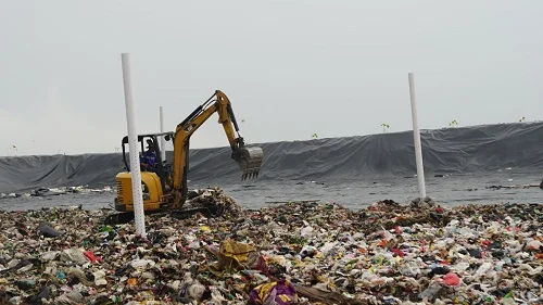 Bupati Sumedang Dony Ahmad Munir menegaskan, pentingnya pengelolaan sampah yang lebih ramah lingkungan, sekaligus mengajak masyarakat mengurangi dan memilah sampah sejak dari sumbernya.Dok-Diskomimfosanditik