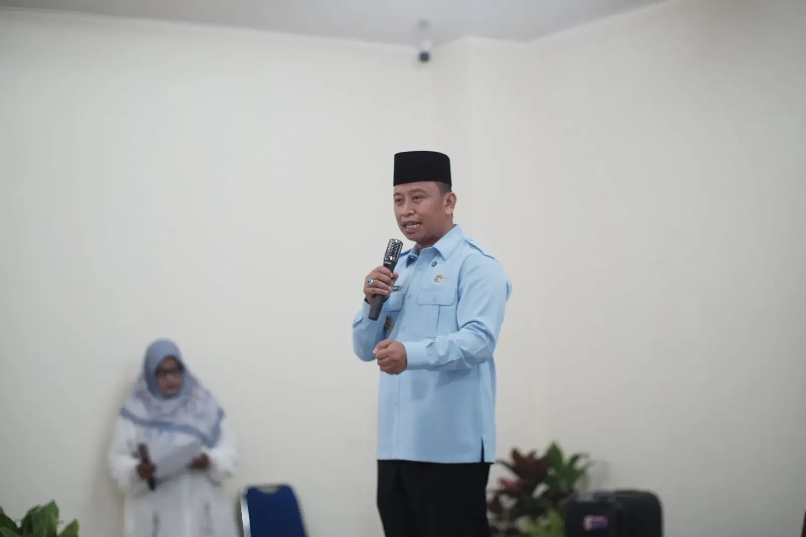Wali Kota Depok Supian Suri mengimbau masyarakat untuk tetap tenang dan tidak melakukan pembelian berlebihan atau panic buying.(Foto: JD 01/Diskominfo)