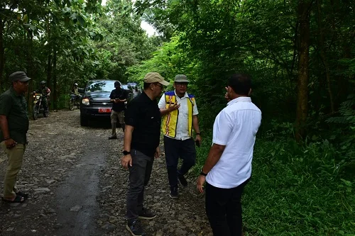 Bupati Sumedang Dony Ahmad Munir setelah mendengar langsung dari Pelaksanaan Jalan Nasional (BBPJN) DKI Jakarta-Jawa Barat.Diskomimfosanditik Sumedang