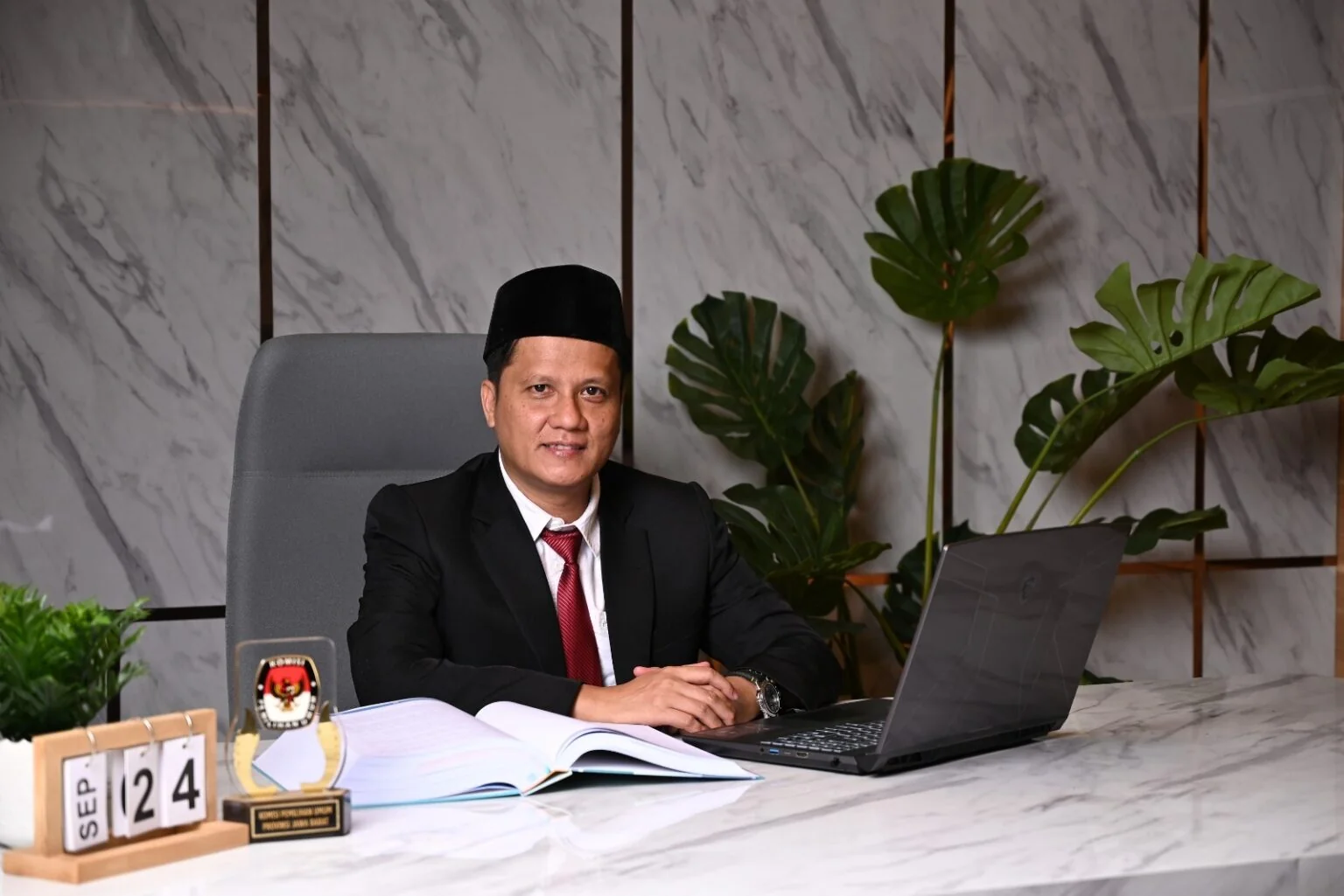 Ketua Divisi Sosialisasi Pendidikan Pemilih dan Partisipasi Masyarakat KPU Jabar, Hedi Ardia. (int)