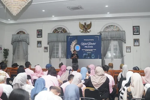 Bupati Sumedang Dony Ahmad Munir menghadiri Halalbihalal Paguyuban Rudayan Dewi Aisyah Ahmad Suriahkusumah Sumedang (PRUDAAS) di Gedung Negara.Dok-Diskominfosanditik Sumedang