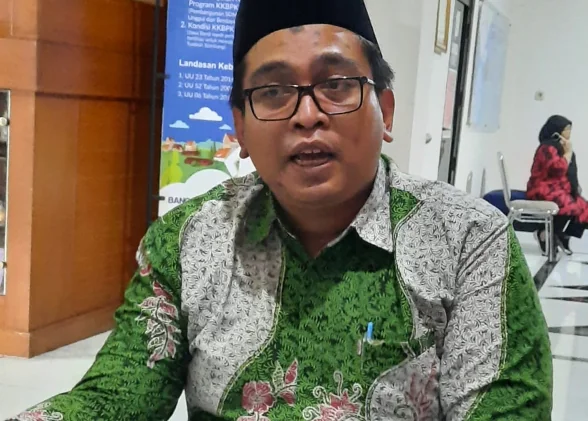 Sekretaris Perwakilan BKKBN Jabar, Kukuh Dwi Setiawan saat ditemui di kantornya, Perwakilan BKKBN Jabar, Kota Bandung, Senin (7/1/2025).