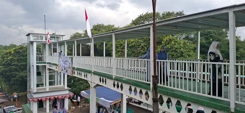 Bupati Sumedang Dony Ahmad Munir meresmikan langsung Lift dan Jembatan Penyebrangan Orang (JPO) Masjid Raya Ciromed (Merci) di Desa Kutamandari, Kecamatan Tanjungsari.Dok-Diskominfosanditik Sumedang