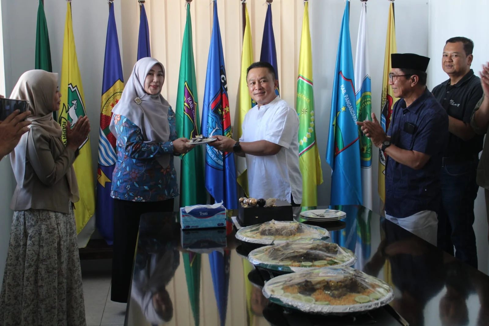Bupati Kuningan, Dr. H. Dian Rachmat Yanuar, M.Si., meresmikan Kantor Sekretariat Kerja Sama KUNCI BERSAMA yang berlokasi di Komplek Pendopo Kabupaten Kuningan.Dok-Diskominfo Kuningan