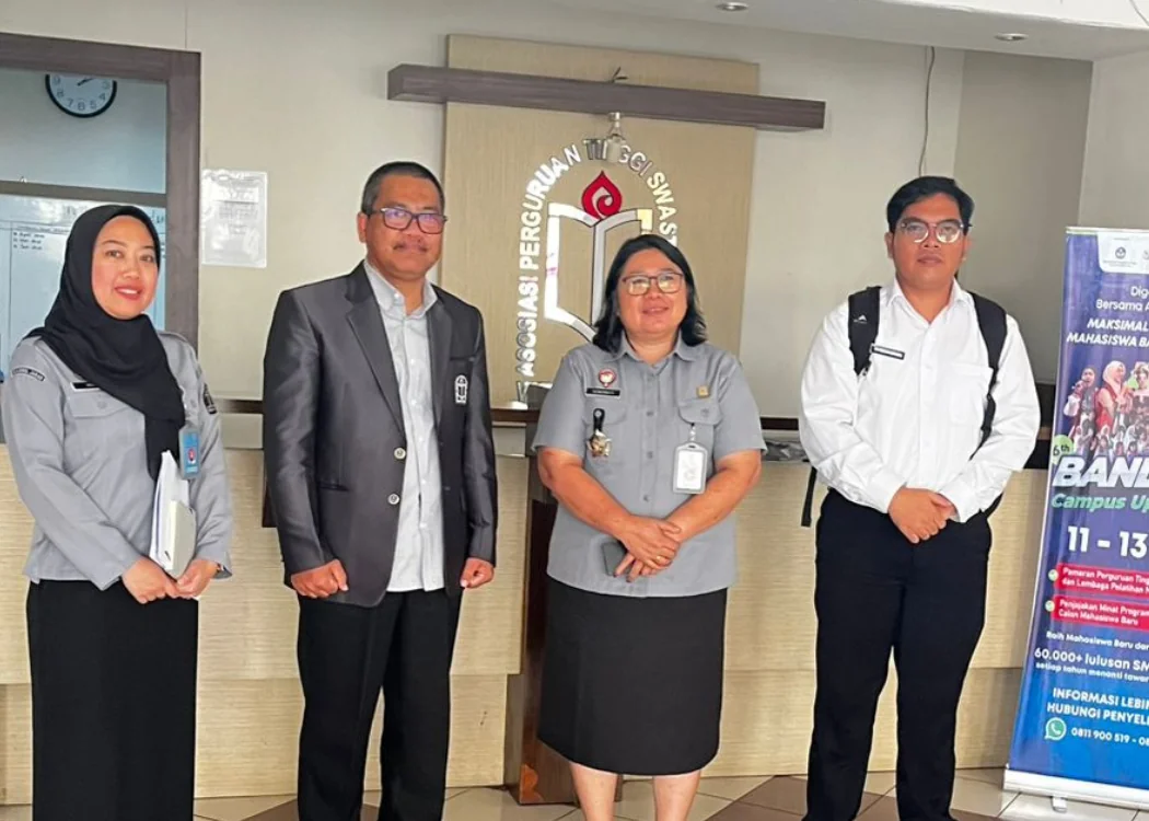 Kepala Divisi Pelayanan Hukum, Hemawati BR Pandia, yang hadir mewakili pimpinan bersama jajaran Bidang Pelayanan Kekayaan Intelektual, diterima langsung oleh Sekretaris APTISI Provinsi Jawa Barat, Dr. Supriyadi, S.E., M.Si.Dok-Humas Kemenkum Jabar