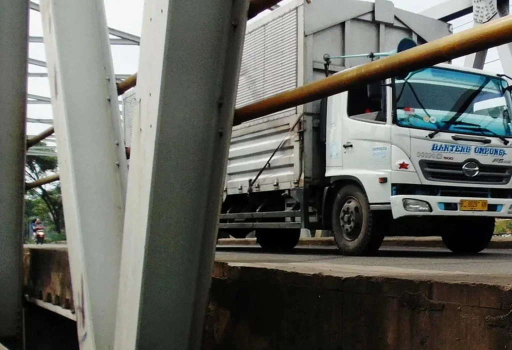 Pemprov Jabar akan mengidentifikasi jembatan tua.