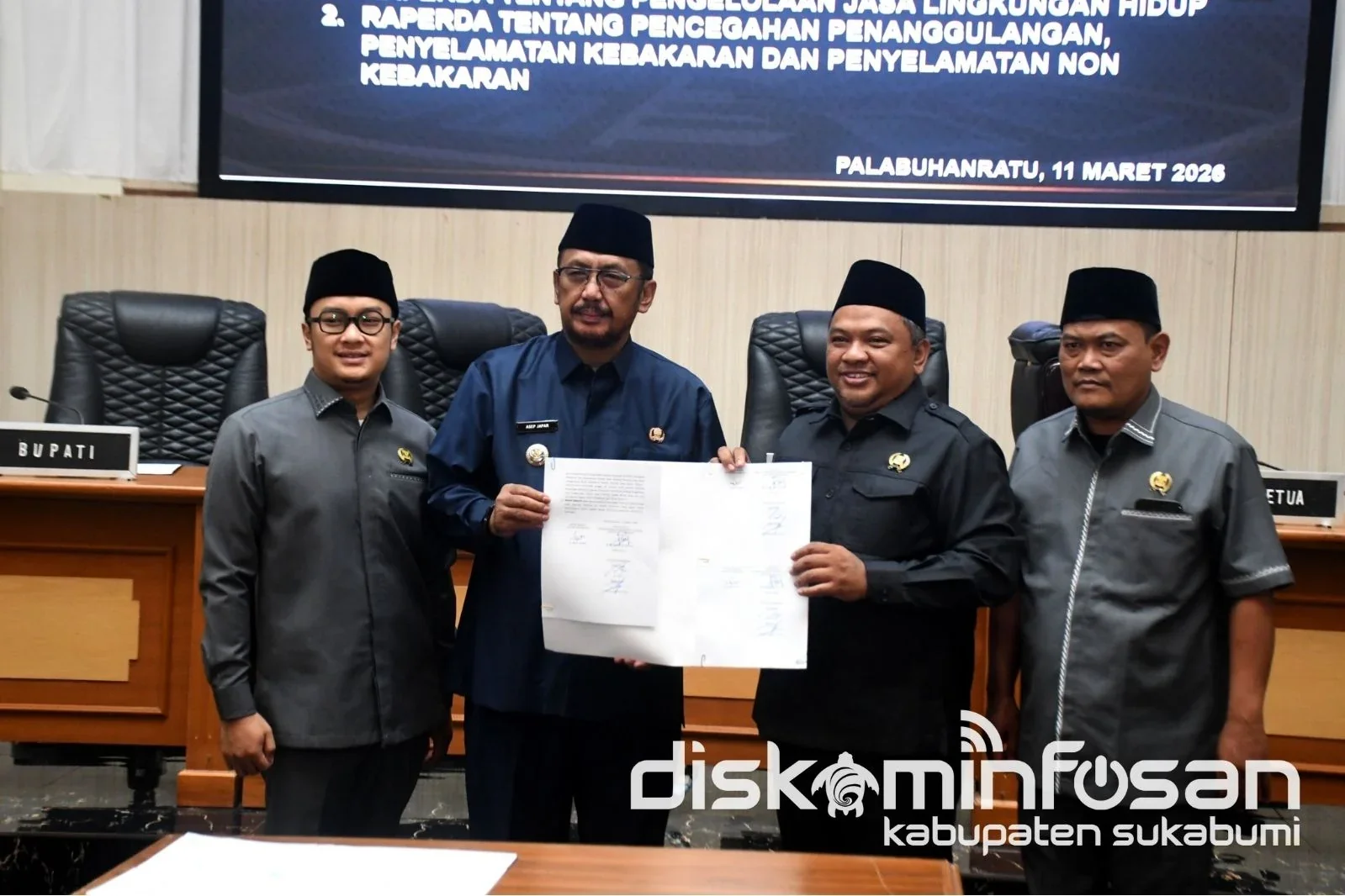 Rapat berlangsung di ruang sidang paripurna DPRD Kabupaten Sukabumi, Rabu (11/3/2026), dan dihadiri Bupati Sukabumi Asep Japar.Dok-Bidang IKP_Diskominfosan
